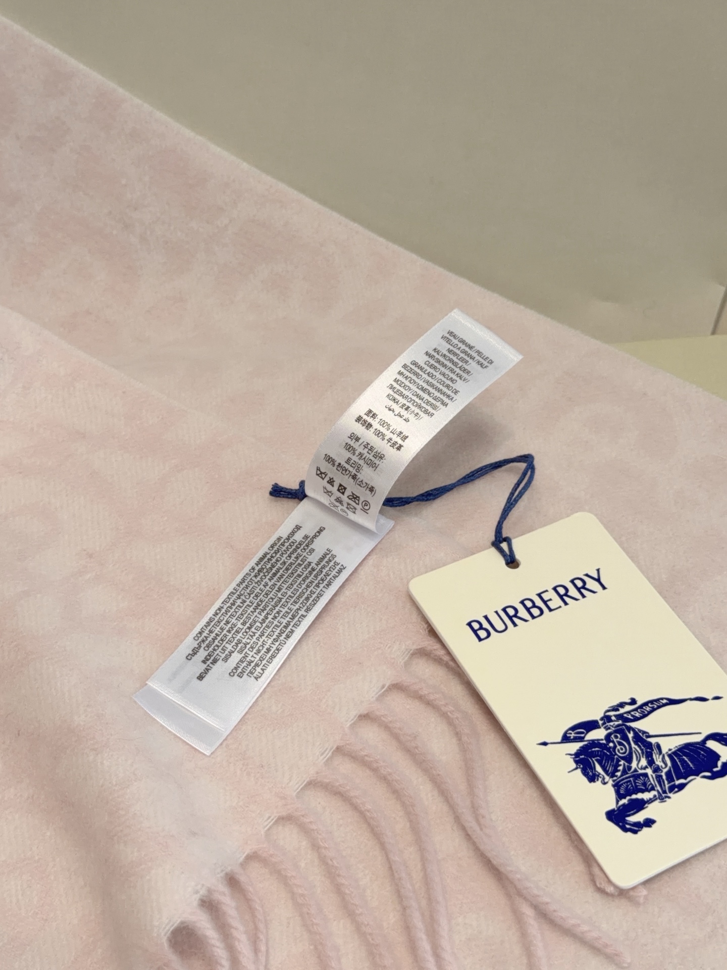 🆕  Dior（迪奥）超级好手感 不要质疑他的品质 完全是为了回馈客户‼‼ 🧣🧣🧣卖了一百年的款式‼ 就不赘述它有多么的