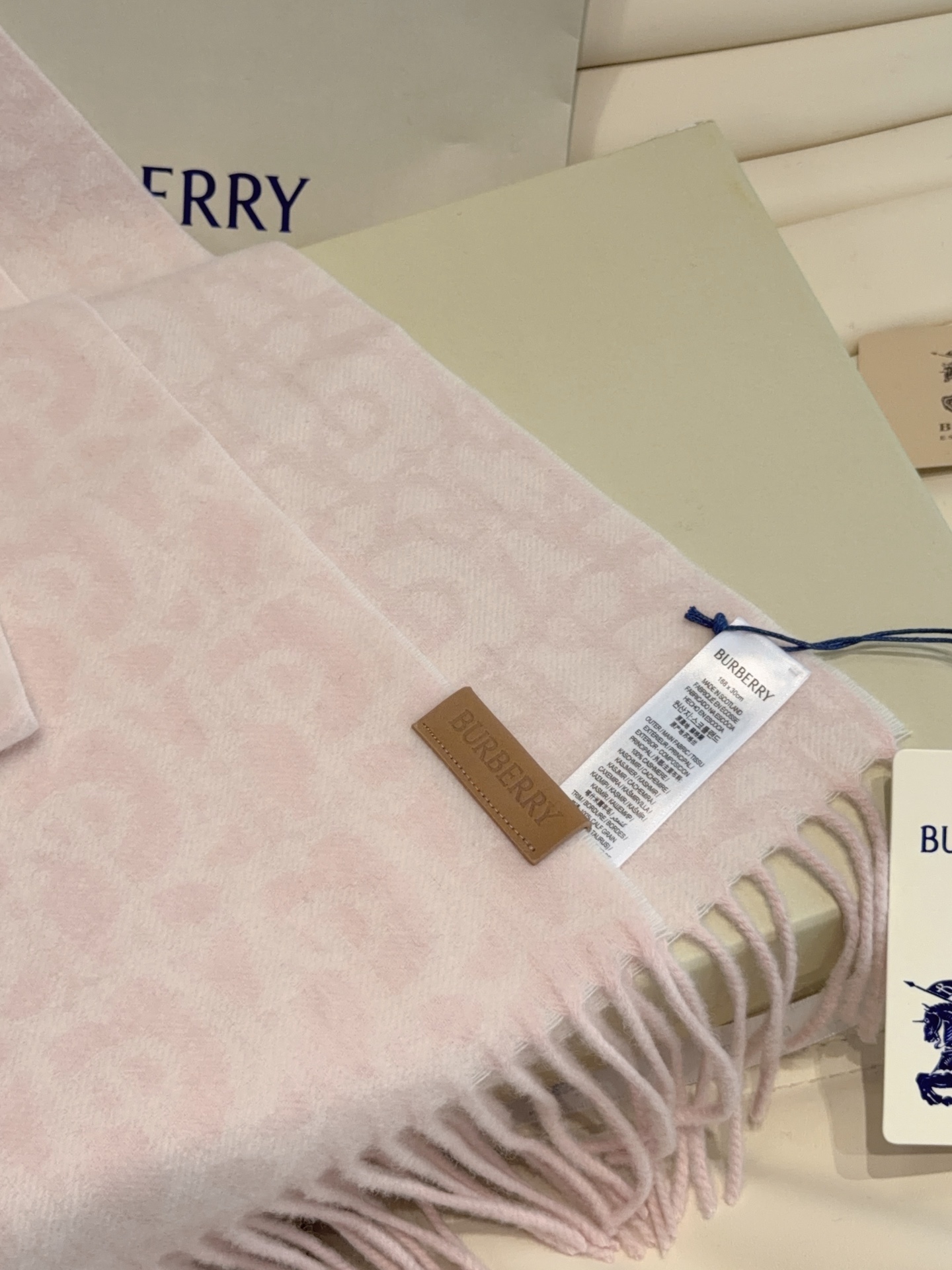 🆕  Dior（迪奥）超级好手感 不要质疑他的品质 完全是为了回馈客户‼‼ 🧣🧣🧣卖了一百年的款式‼ 就不赘述它有多么的