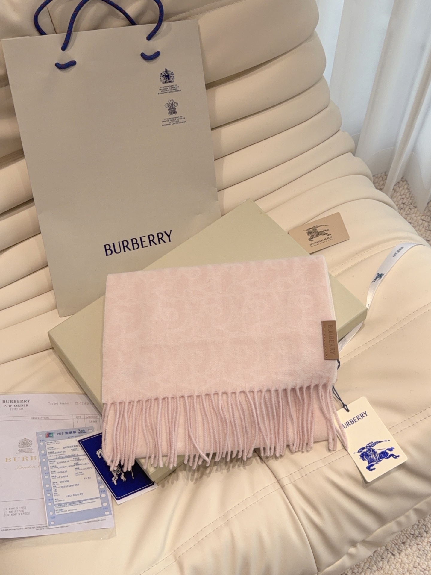 🆕  Dior（迪奥）超级好手感 不要质疑他的品质 完全是为了回馈客户‼‼ 🧣🧣🧣卖了一百年的款式‼ 就不赘述它有多么的