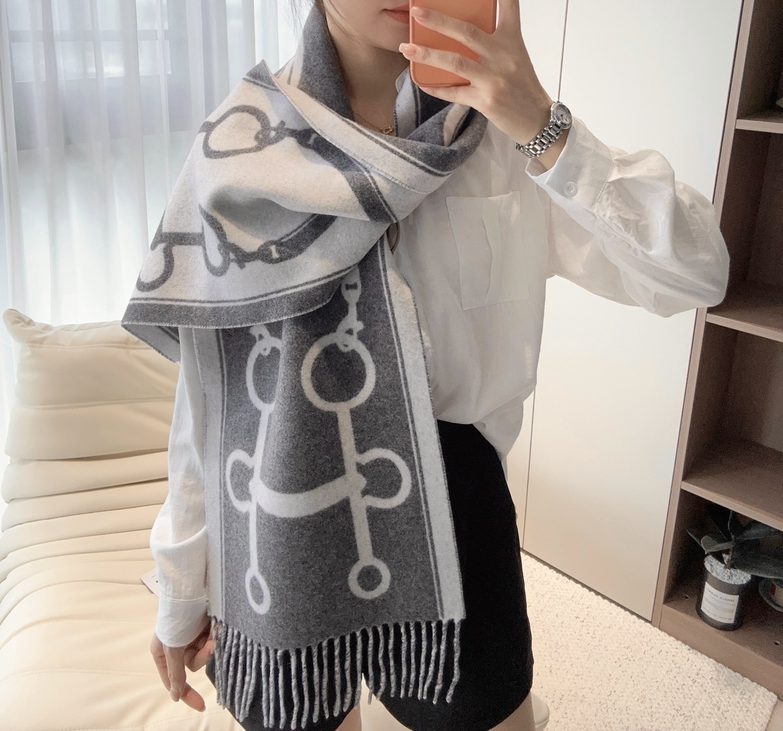 🆕  2026爱马仕钥匙男女款围巾且买且珍惜😍~都是出口订单所以比较难遇❤️东西讲究少而精😍好看的一定要收😎这款H家女士