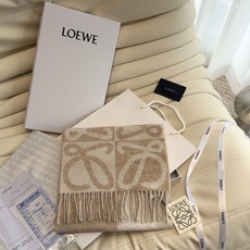 🆕 新款 ✨💕同步 LOEWE罗意威|双面拼色羊绒羊毛🤎💗 新品!粉拼驼这个配色真的温柔到骨子里 经典Anagram回 🆕 新款 ✨💕同步 LOEWE罗意威|双面拼色羊绒羊毛🤎💗 新品!粉拼驼这个配色真的温柔到骨子里 经典Anagram回