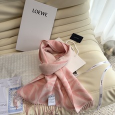 🆕 新款 ✨💕同步 LOEWE罗意威|双面拼色羊绒羊毛🤎💗 新品!粉拼驼这个配色真的温柔到骨子里 经典Anagram回 🆕 新款 ✨💕同步 LOEWE罗意威|双面拼色羊绒羊毛🤎💗 新品!粉拼驼这个配色真的温柔到骨子里 经典Anagram回