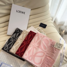 🆕 新款 ✨💕同步 LOEWE罗意威|双面拼色羊绒羊毛🤎💗 新品!粉拼驼这个配色真的温柔到骨子里 经典Anagram回 🆕 新款 ✨💕同步 LOEWE罗意威|双面拼色羊绒羊毛🤎💗 新品!粉拼驼这个配色真的温柔到骨子里 经典Anagram回