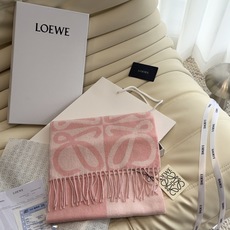 🆕 新款 ✨💕同步 LOEWE罗意威|双面拼色羊绒羊毛🤎💗 新品!粉拼驼这个配色真的温柔到骨子里 经典Anagram回 🆕 新款 ✨💕同步 LOEWE罗意威|双面拼色羊绒羊毛🤎💗 新品!粉拼驼这个配色真的温柔到骨子里 经典Anagram回