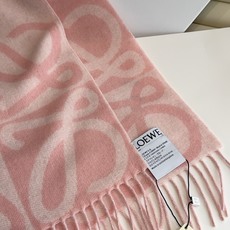 🆕 新款 ✨💕同步 LOEWE罗意威|双面拼色羊绒羊毛🤎💗 新品!粉拼驼这个配色真的温柔到骨子里 经典Anagram回 🆕 新款 ✨💕同步 LOEWE罗意威|双面拼色羊绒羊毛🤎💗 新品!粉拼驼这个配色真的温柔到骨子里 经典Anagram回