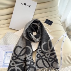 🆕 新款 ✨💕同步 LOEWE罗意威|双面拼色羊绒羊毛🤎💗 新品!粉拼驼这个配色真的温柔到骨子里 经典Anagram回 🆕 新款 ✨💕同步 LOEWE罗意威|双面拼色羊绒羊毛🤎💗 新品!粉拼驼这个配色真的温柔到骨子里 经典Anagram回