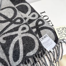 🆕 新款 ✨💕同步 LOEWE罗意威|双面拼色羊绒羊毛🤎💗 新品!粉拼驼这个配色真的温柔到骨子里 经典Anagram回 🆕 新款 ✨💕同步 LOEWE罗意威|双面拼色羊绒羊毛🤎💗 新品!粉拼驼这个配色真的温柔到骨子里 经典Anagram回