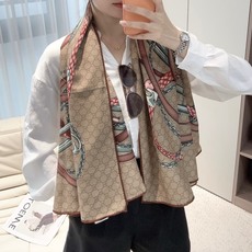 🆕 GUCCI(古驰)时髦秋冬季~“不惧岁月漫长,我们终将温柔以待”!!】气质到灵魂深处啊,这样的披肩能精准地表述你是 🆕 GUCCI(古驰)时髦秋冬季~“不惧岁月漫长,我们终将温柔以待”!!】气质到灵魂深处啊,这样的披肩能精准地表述你是
