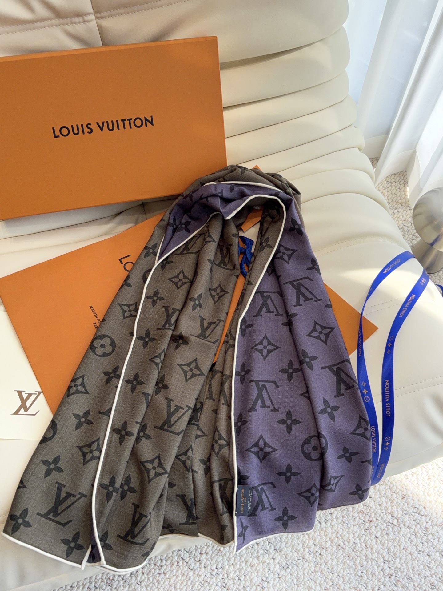 🆕 LV(路易威登)140 披肩 双面双色 一条围巾可以当两条搭配 LV x TM Monogram Su🆕 Perf 🆕 LV(路易威登)140 披肩 双面双色 一条围巾可以当两条搭配 LV x TM Monogram Su🆕 Perf