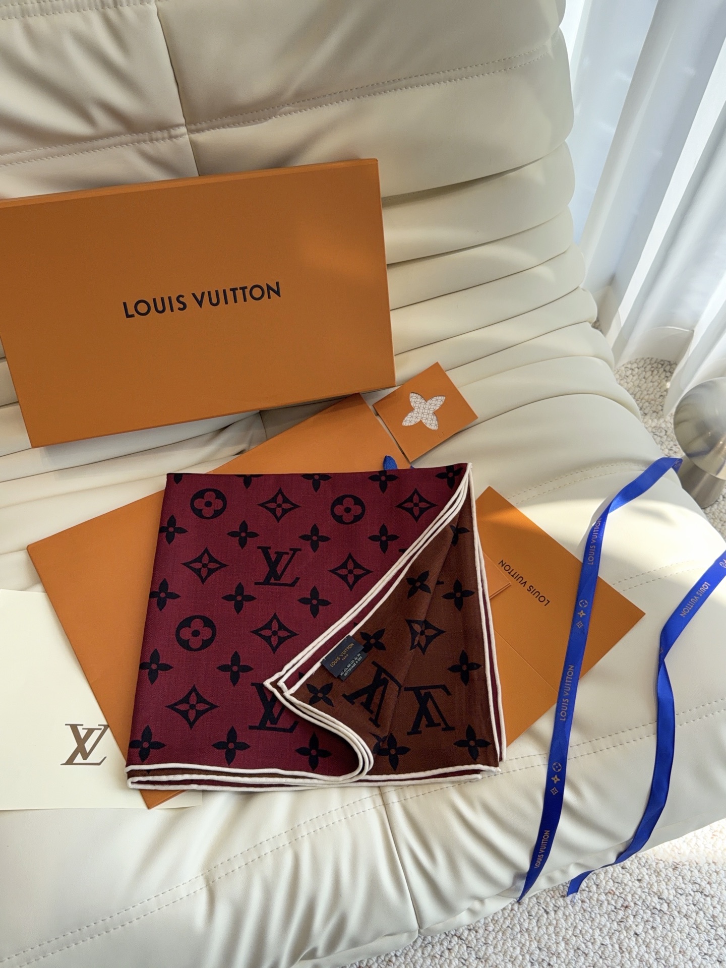 🆕 LV(路易威登)140 披肩 双面双色 一条围巾可以当两条搭配 LV x TM Monogram Su🆕 Perf 🆕 LV(路易威登)140 披肩 双面双色 一条围巾可以当两条搭配 LV x TM Monogram Su🆕 Perf