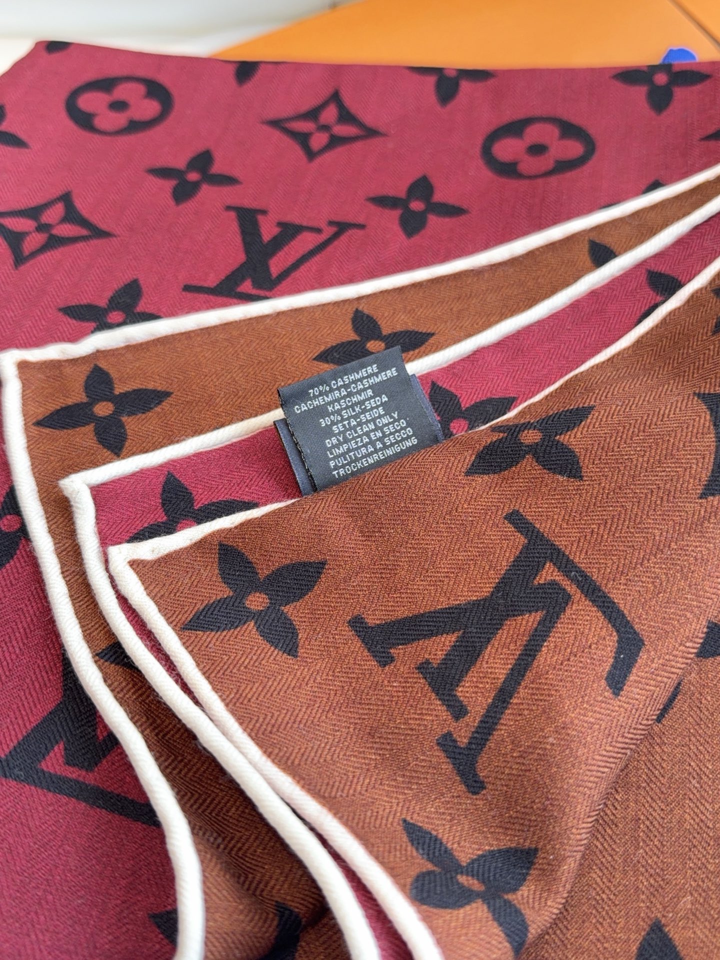 🆕 LV(路易威登)140 披肩 双面双色 一条围巾可以当两条搭配 LV x TM Monogram Su🆕 Perf 🆕 LV(路易威登)140 披肩 双面双色 一条围巾可以当两条搭配 LV x TM Monogram Su🆕 Perf