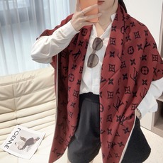 🆕 LV(路易威登)140 披肩 双面双色 一条围巾可以当两条搭配 LV x TM Monogram Su🆕 Perf 🆕 LV(路易威登)140 披肩 双面双色 一条围巾可以当两条搭配 LV x TM Monogram Su🆕 Perf