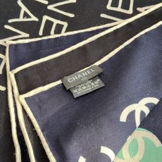 🆕 香奈儿上新❤️ 【Chanel】 经典茶花优雅Coco风,Chanel最新丝绒大方巾~气质到骨子里,香奶奶新一季 🆕 香奈儿上新❤️ 【Chanel】 经典茶花优雅Coco风,Chanel最新丝绒大方巾~气质到骨子里,香奶奶新一季