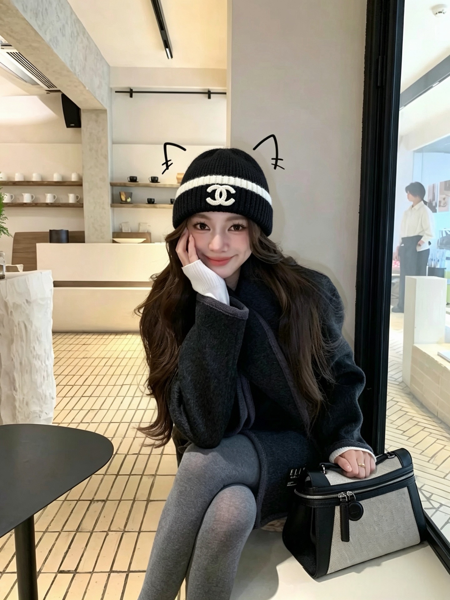 香奈儿▪️秋冬刚需|小香风针织冷帽太懂氛围感 黑白经典配色永远不会过时🖤🤍 软糯厚实的针织面料,上手质感满分,保暖又不压 香奈儿▪️秋冬刚需|小香风针织冷帽太懂氛围感 黑白经典配色永远不会过时🖤🤍 软糯厚实的针织面料,上手质感满分,保暖又不压