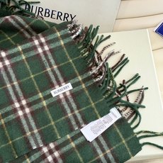 burberry巴宝莉 【B家蜈蚣巾】金靖同款新品到货!顶级羊绒毛,最新款男女通用情侣款👫重磅推荐💥 经典的格子,永不过 burberry巴宝莉 【B家蜈蚣巾】金靖同款新品到货!顶级羊绒毛,最新款男女通用情侣款👫重磅推荐💥 经典的格子,永不过