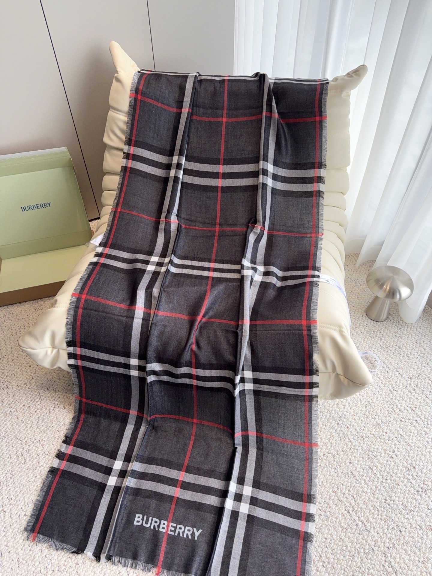 🆕 burberry(巴宝莉)爆款系列订单❗️ 装饰源自品牌 1960 年代的 Vintage 复古格纹,点缀同色调b 🆕 burberry(巴宝莉)爆款系列订单❗️ 装饰源自品牌 1960 年代的 Vintage 复古格纹,点缀同色调b