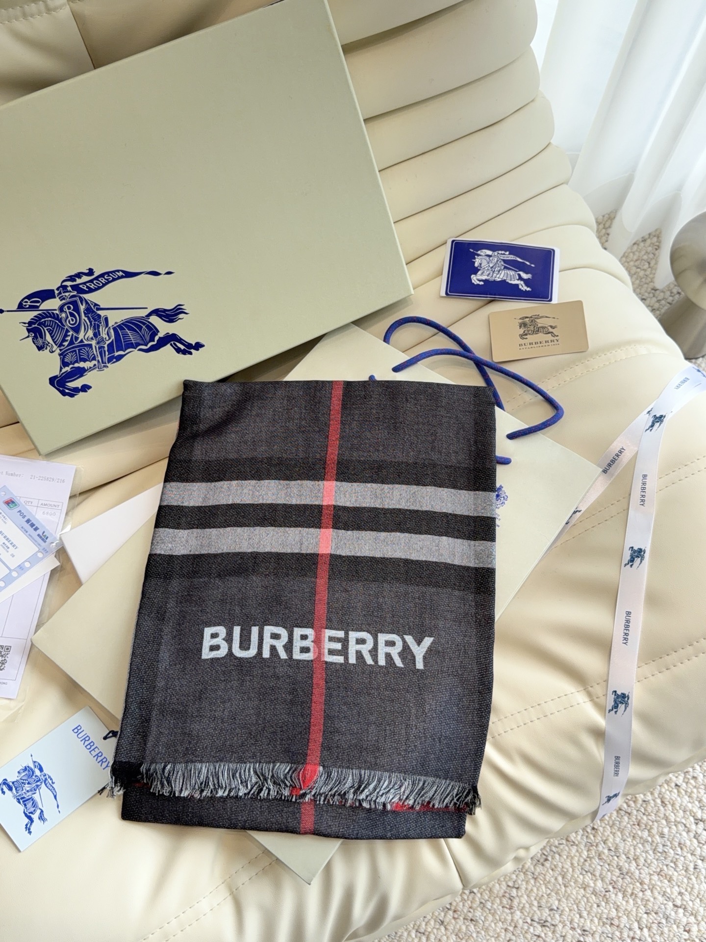 🆕 burberry(巴宝莉)爆款系列订单❗️ 装饰源自品牌 1960 年代的 Vintage 复古格纹,点缀同色调b 🆕 burberry(巴宝莉)爆款系列订单❗️ 装饰源自品牌 1960 年代的 Vintage 复古格纹,点缀同色调b