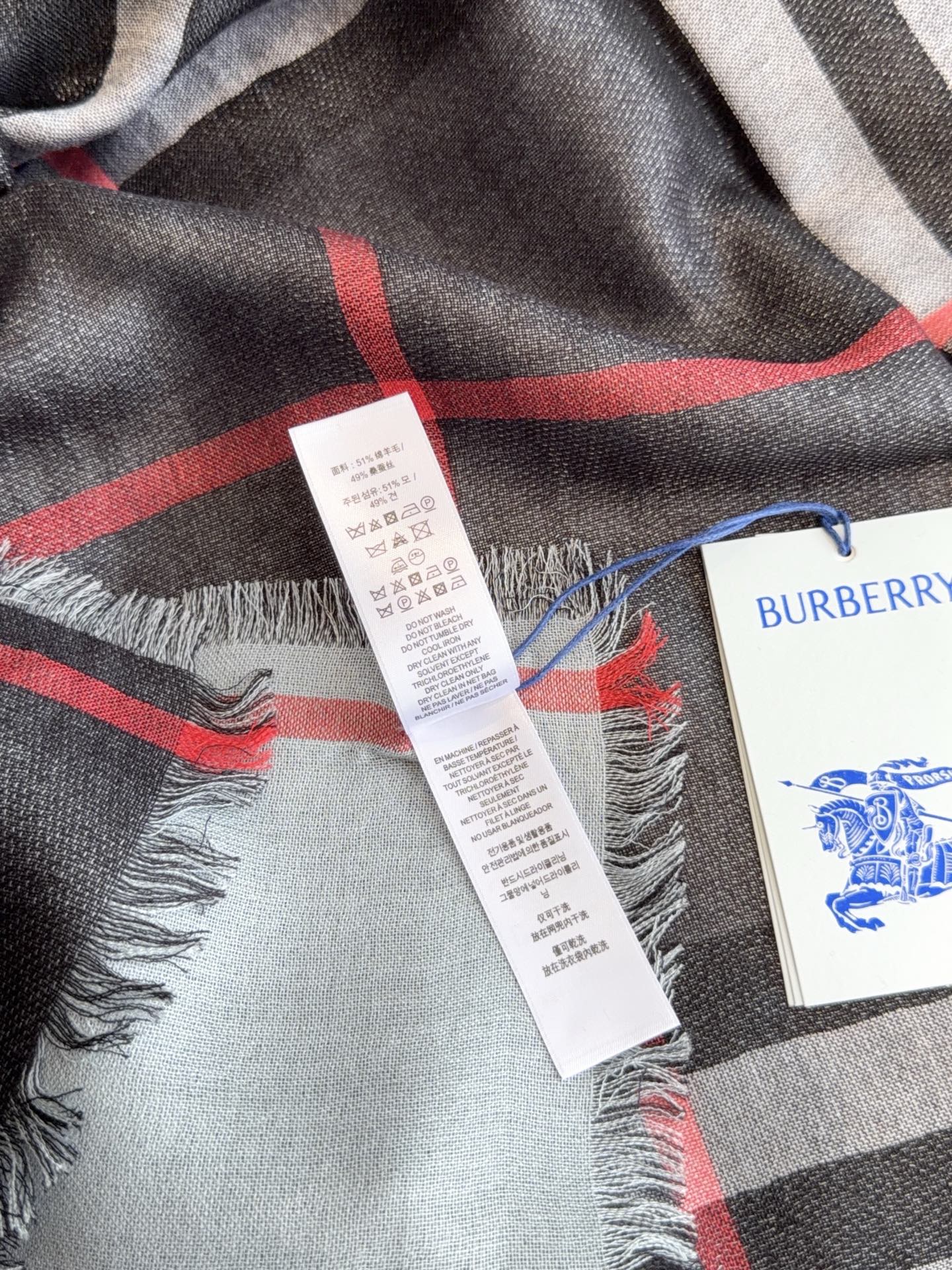 🆕 burberry(巴宝莉)爆款系列订单❗️ 装饰源自品牌 1960 年代的 Vintage 复古格纹,点缀同色调b 🆕 burberry(巴宝莉)爆款系列订单❗️ 装饰源自品牌 1960 年代的 Vintage 复古格纹,点缀同色调b