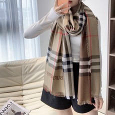 🆕 burberry(巴宝莉)爆款系列订单❗️ 装饰源自品牌 1960 年代的 Vintage 复古格纹,点缀同色调b 🆕 burberry(巴宝莉)爆款系列订单❗️ 装饰源自品牌 1960 年代的 Vintage 复古格纹,点缀同色调b