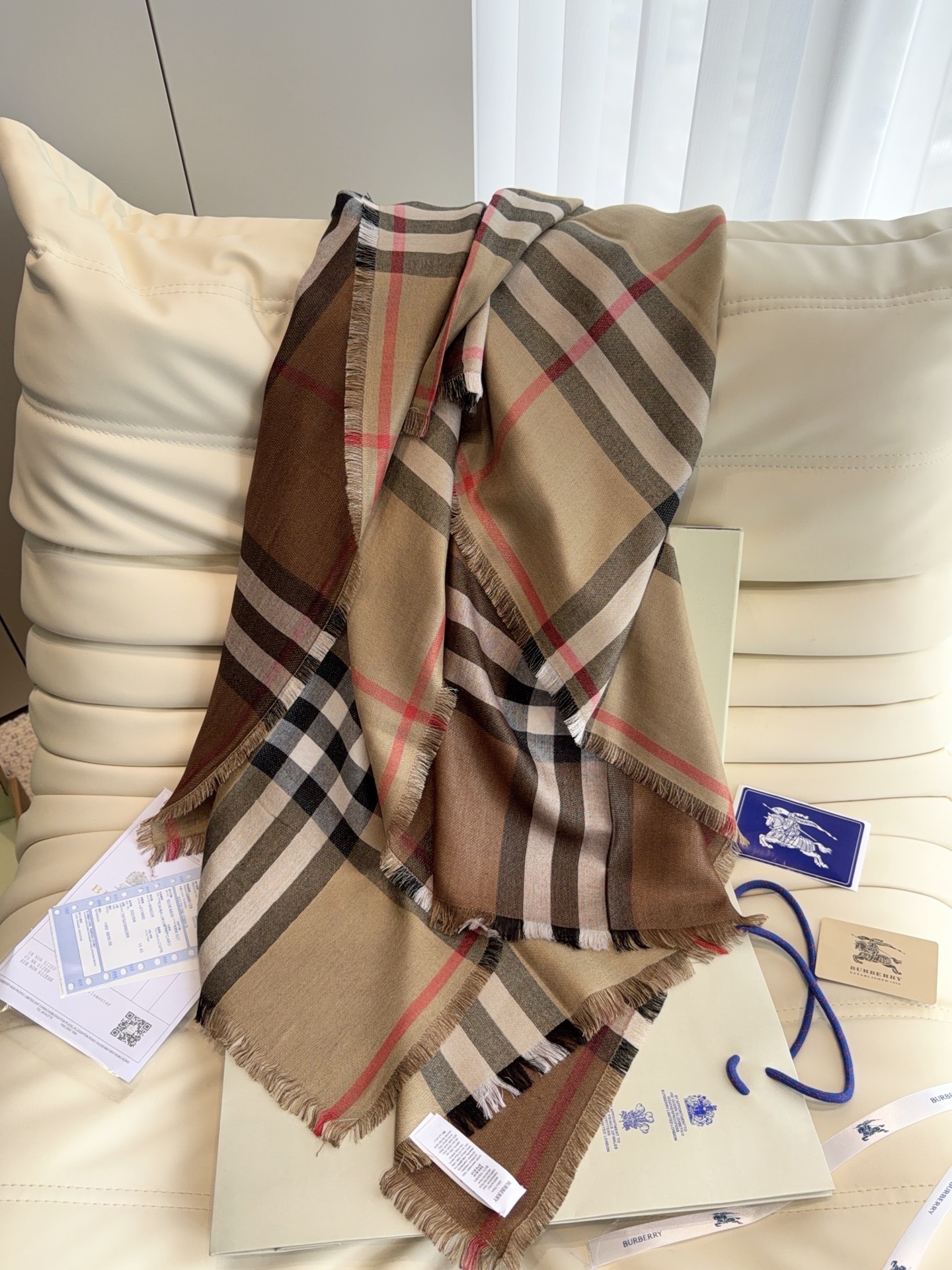 🆕 burberry(巴宝莉)爆款系列订单❗️ 装饰源自品牌 1960 年代的 Vintage 复古格纹,点缀同色调b 🆕 burberry(巴宝莉)爆款系列订单❗️ 装饰源自品牌 1960 年代的 Vintage 复古格纹,点缀同色调b