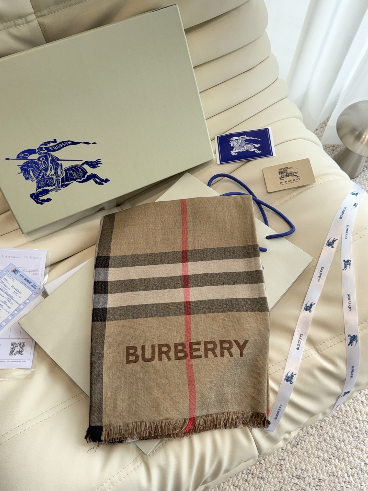 🆕 burberry(巴宝莉)爆款系列订单❗️ 装饰源自品牌 1960 年代的 Vintage 复古格纹,点缀同色调b 🆕 burberry(巴宝莉)爆款系列订单❗️ 装饰源自品牌 1960 年代的 Vintage 复古格纹,点缀同色调b