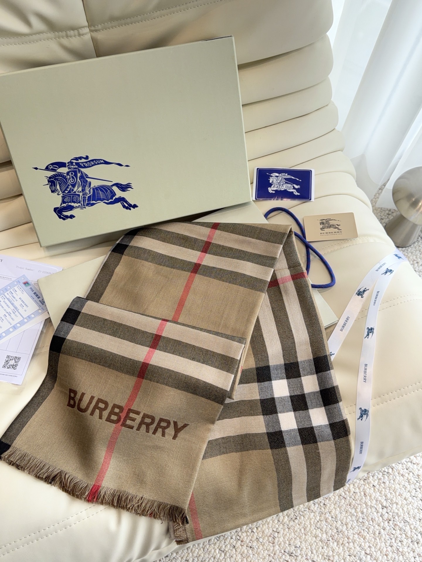 🆕 burberry(巴宝莉)爆款系列订单❗️ 装饰源自品牌 1960 年代的 Vintage 复古格纹,点缀同色调b 🆕 burberry(巴宝莉)爆款系列订单❗️ 装饰源自品牌 1960 年代的 Vintage 复古格纹,点缀同色调b