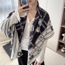 香奈儿(CHANEL)锁链⛓140*140上新❤️【真丝丝绒款】 Chanel 【▪️温柔而娴静,logo优雅气质!】柔 香奈儿(CHANEL)锁链⛓140*140上新❤️【真丝丝绒款】 Chanel 【▪️温柔而娴静,logo优雅气质!】柔