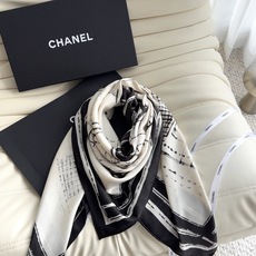 香奈儿上新❤️ 【Chanel】 经典茶花优雅Coco风,Chanel最新丝绒大方巾~气质到骨子里,香奶奶新一季的面料 香奈儿上新❤️ 【Chanel】 经典茶花优雅Coco风,Chanel最新丝绒大方巾~气质到骨子里,香奶奶新一季的面料