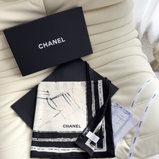 香奈儿上新❤️ 【Chanel】 经典茶花优雅Coco风,Chanel最新丝绒大方巾~气质到骨子里,香奶奶新一季的面料 香奈儿上新❤️ 【Chanel】 经典茶花优雅Coco风,Chanel最新丝绒大方巾~气质到骨子里,香奶奶新一季的面料