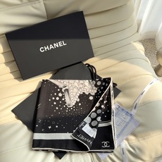 香奈儿(CHANEL)140*140上新❤️【真丝丝绒款】 Chanel 【▪️温柔而娴静,logo优雅气质!】柔软顺滑 香奈儿(CHANEL)140*140上新❤️【真丝丝绒款】 Chanel 【▪️温柔而娴静,logo优雅气质!】柔软顺滑