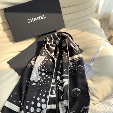 香奈儿(CHANEL)140*140上新❤️【真丝丝绒款】 Chanel 【▪️温柔而娴静,logo优雅气质!】柔软顺滑 香奈儿(CHANEL)140*140上新❤️【真丝丝绒款】 Chanel 【▪️温柔而娴静,logo优雅气质!】柔软顺滑