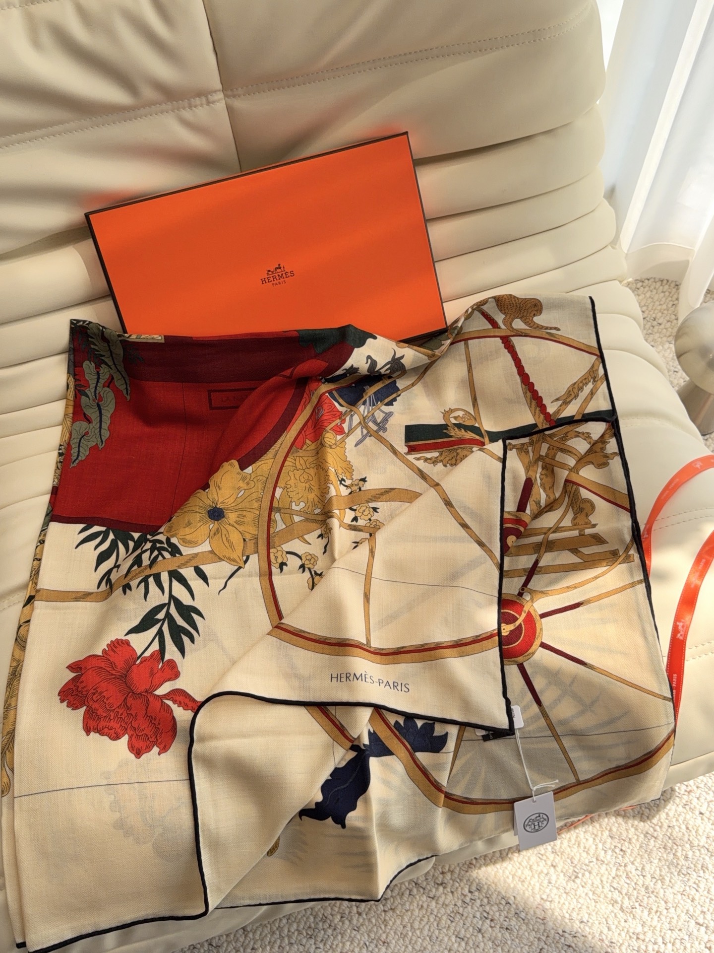 马车 爱马仕（Hermes）2026年秋冬抢先 上新💞【双面同色丝毛方巾】手工卷边山羊绒和真丝混纺披肩（70%山羊绒，3
