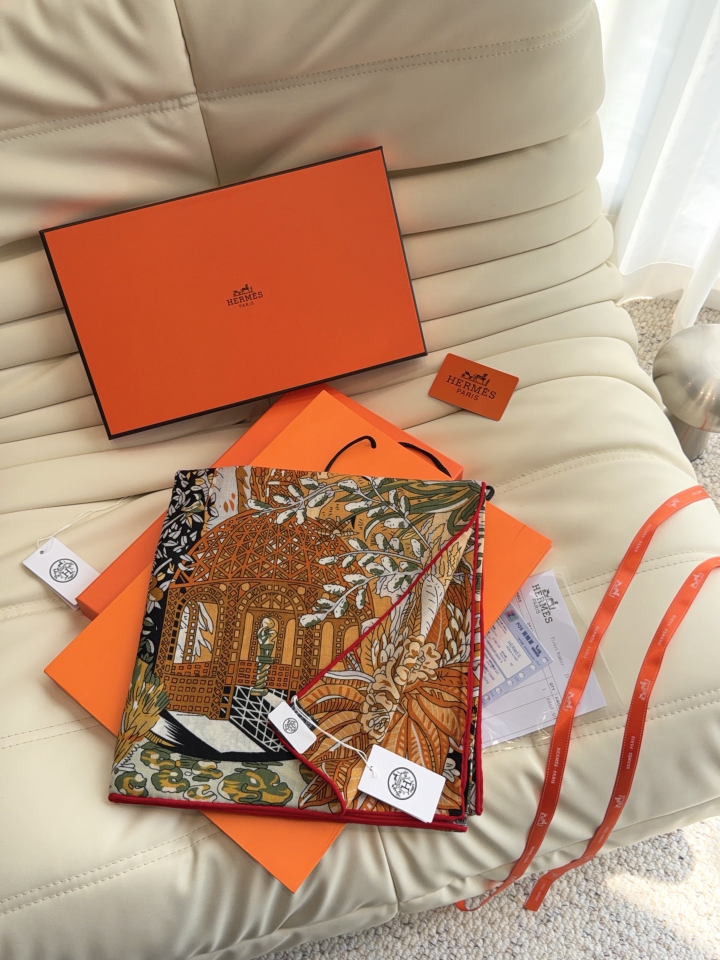 宫殿🏛 爱马仕（Hermes）2026年秋冬抢先 上新💞【双面同色丝毛方巾】手工卷边山羊绒和真丝混纺披肩（70%山羊绒，