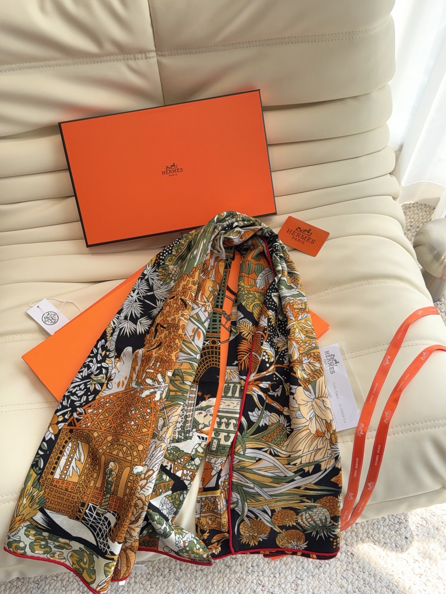 宫殿🏛 爱马仕（Hermes）2026年秋冬抢先 上新💞【双面同色丝毛方巾】手工卷边山羊绒和真丝混纺披肩（70%山羊绒，