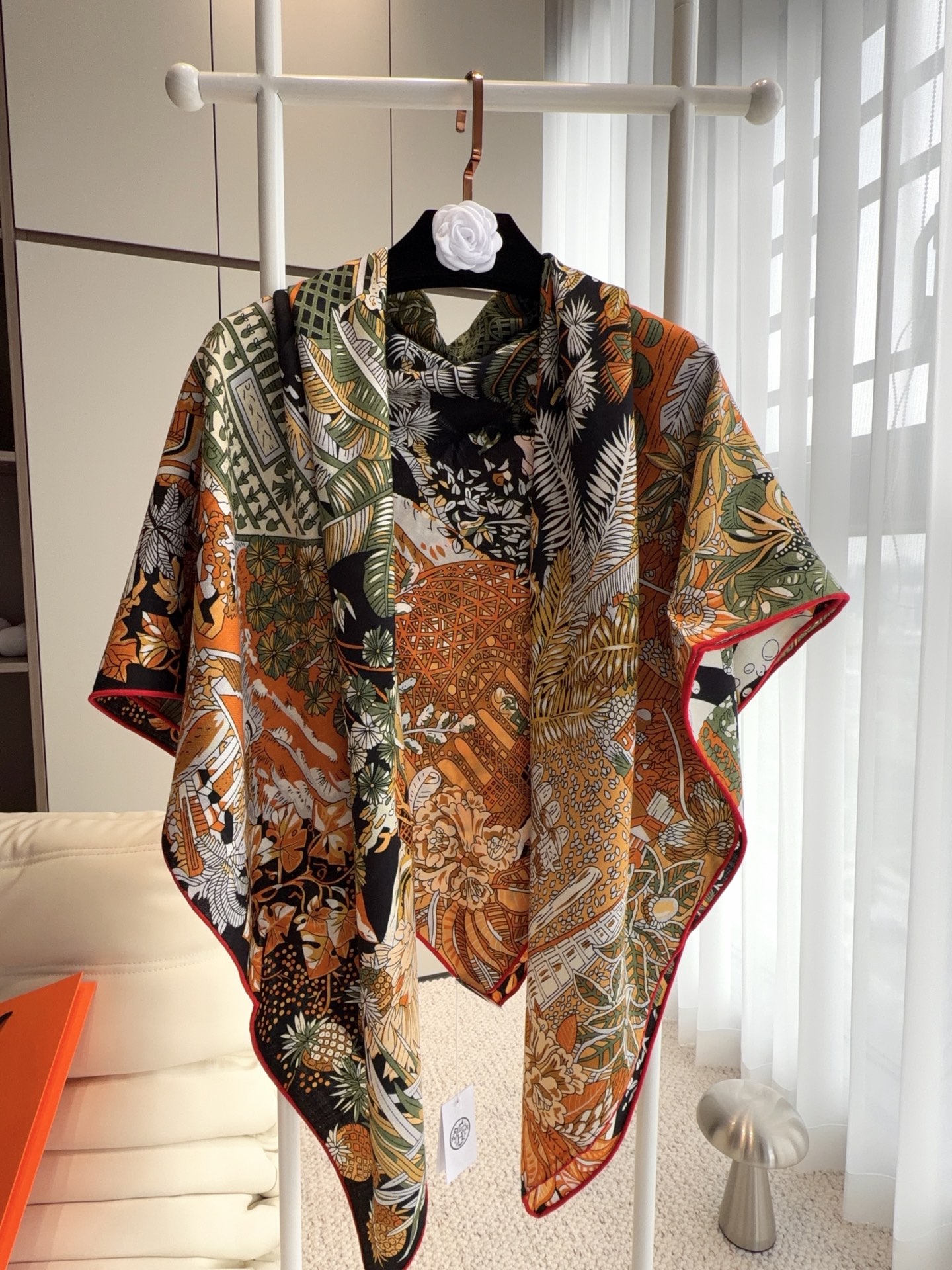 宫殿🏛 爱马仕（Hermes）2026年秋冬抢先 上新💞【双面同色丝毛方巾】手工卷边山羊绒和真丝混纺披肩（70%山羊绒，