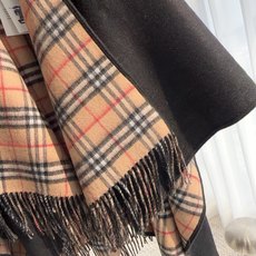burberry经典英伦格双面斗篷披肩,超级好看,这批原单全包.本来订制出口单.但是不明原因被扣留,Qc并于透露滞留原因 burberry经典英伦格双面斗篷披肩,超级好看,这批原单全包.本来订制出口单.但是不明原因被扣留,Qc并于透露滞留原因