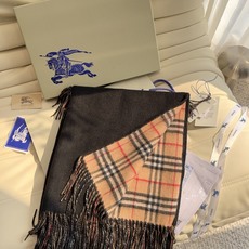 burberry经典英伦格双面斗篷披肩,超级好看,这批原单全包.本来订制出口单.但是不明原因被扣留,Qc并于透露滞留原因 burberry经典英伦格双面斗篷披肩,超级好看,这批原单全包.本来订制出口单.但是不明原因被扣留,Qc并于透露滞留原因