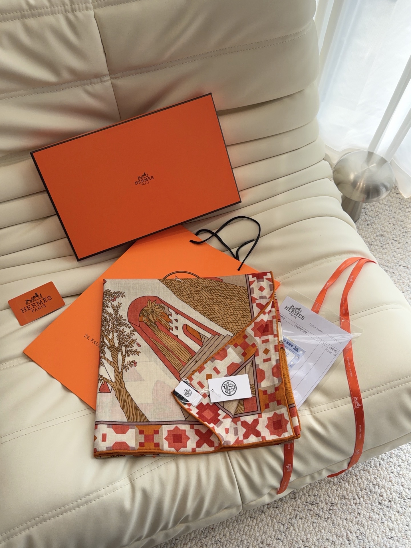 爱马仕（Hermes）城堡🏰 上新💕【爱马仕2026新款 】这款点睛配饰可以多种方式佩戴，与任何服饰皆搭配得宜。无论系绕