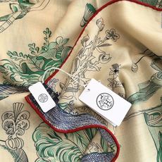 爱马仕(Hermes)羊绒新款🆕羊绒方巾,顶级工艺超值‼️爱马仕专柜爆款🎁💟立体呈现图案纹路实物档次极高👍👍特殊工艺高端 爱马仕(Hermes)羊绒新款🆕羊绒方巾,顶级工艺超值‼️爱马仕专柜爆款🎁💟立体呈现图案纹路实物档次极高👍👍特殊工艺高端