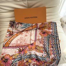 LV(路易威登)140 披肩 LV x TM Monogram SuPerflat Flowers 方巾出自路易威登与村 LV(路易威登)140 披肩 LV x TM Monogram SuPerflat Flowers 方巾出自路易威登与村