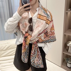 LV(路易威登)140 披肩 LV x TM Monogram SuPerflat Flowers 方巾出自路易威登与村 LV(路易威登)140 披肩 LV x TM Monogram SuPerflat Flowers 方巾出自路易威登与村