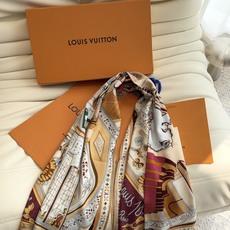 LV(路易威登)140 披肩 LV x TM Monogram SuPerflat Flowers 方巾出自路易威登与村 LV(路易威登)140 披肩 LV x TM Monogram SuPerflat Flowers 方巾出自路易威登与村