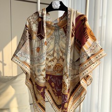 LV(路易威登)140 披肩 LV x TM Monogram SuPerflat Flowers 方巾出自路易威登与村 LV(路易威登)140 披肩 LV x TM Monogram SuPerflat Flowers 方巾出自路易威登与村
