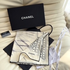 香奈儿上新❤️ 【Chanel】 经典茶花优雅Coco风,Chanel最新丝绒大方巾~气质到骨子里,香奶奶新一季的面料 香奈儿上新❤️ 【Chanel】 经典茶花优雅Coco风,Chanel最新丝绒大方巾~气质到骨子里,香奶奶新一季的面料