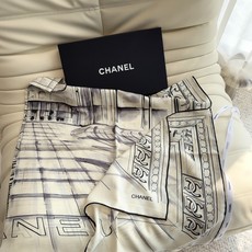香奈儿上新❤️ 【Chanel】 经典茶花优雅Coco风,Chanel最新丝绒大方巾~气质到骨子里,香奶奶新一季的面料 香奈儿上新❤️ 【Chanel】 经典茶花优雅Coco风,Chanel最新丝绒大方巾~气质到骨子里,香奶奶新一季的面料