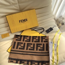 极品‼Fendi今年最火的围巾🔥全世界都在抢的老花FF字母款🔥主打的限量大极品‼专柜也是有钱也很难买到的好玩意儿‼正儿八 极品‼Fendi今年最火的围巾🔥全世界都在抢的老花FF字母款🔥主打的限量大极品‼专柜也是有钱也很难买到的好玩意儿‼正儿八