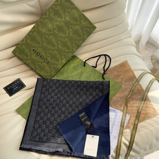 GUCCI(古驰)经典GG图案是品牌在30年代开始使用的标志性元素之一,历经近一个世纪的发展依然为品牌探索全新表达提供灵 GUCCI(古驰)经典GG图案是品牌在30年代开始使用的标志性元素之一,历经近一个世纪的发展依然为品牌探索全新表达提供灵