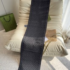 GUCCI(古驰)经典GG图案是品牌在30年代开始使用的标志性元素之一,历经近一个世纪的发展依然为品牌探索全新表达提供灵 GUCCI(古驰)经典GG图案是品牌在30年代开始使用的标志性元素之一,历经近一个世纪的发展依然为品牌探索全新表达提供灵