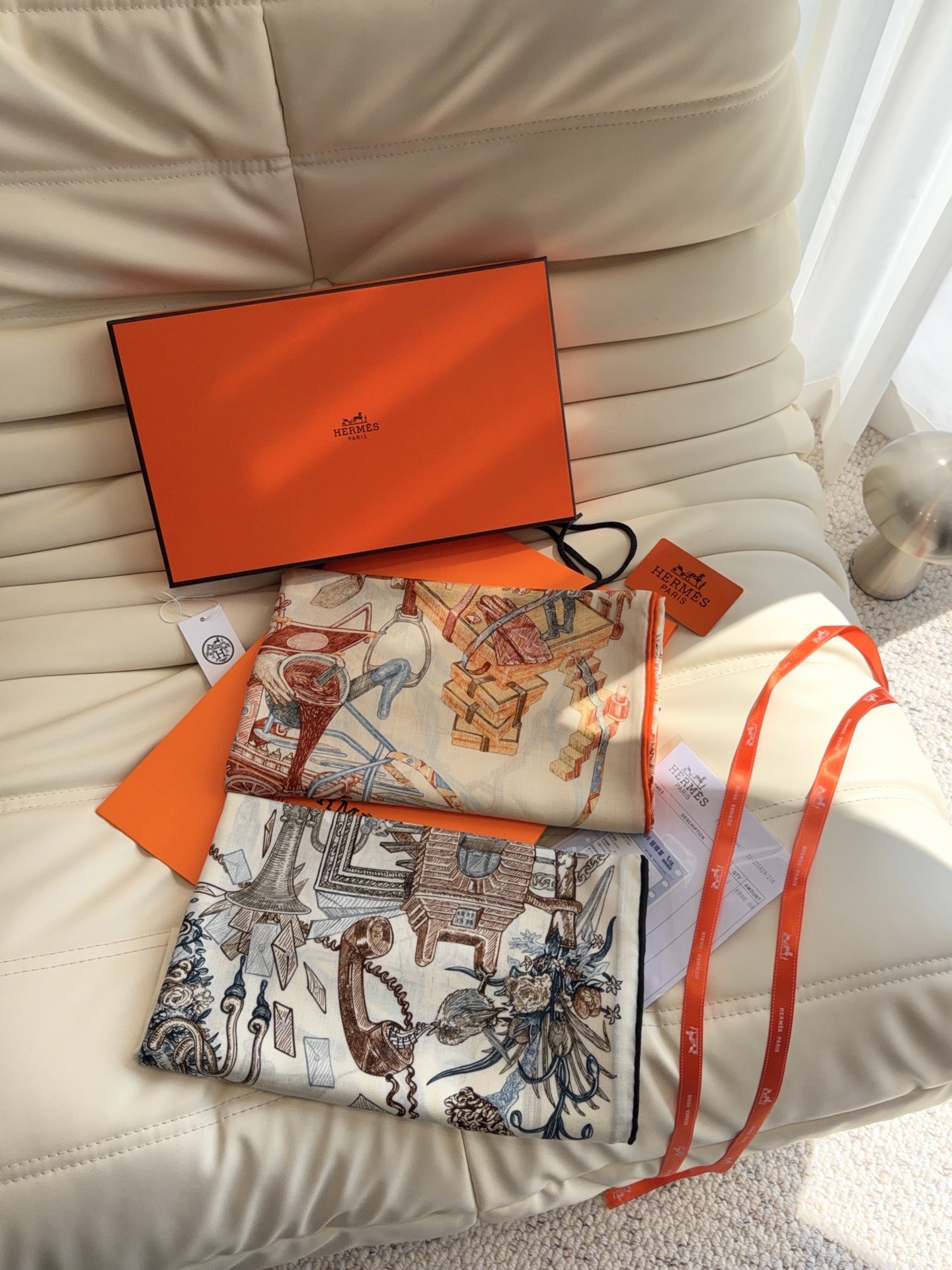 爱马仕（Hermes）上新💕【爱马仕2026 】这款点睛配饰可以多种方式佩戴，与任何服饰皆搭配得宜。无论系绕颈间，或作为