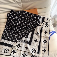LV(路易威登)140 披肩 LV x TM Monogram SuPerflat Flowers 方巾出自路易威登与村 LV(路易威登)140 披肩 LV x TM Monogram SuPerflat Flowers 方巾出自路易威登与村